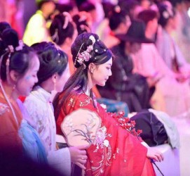 防城港汉服模特兼职(想做汉服模特去哪里找)