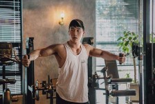 防城港肌肉男模(肌肉男模板)