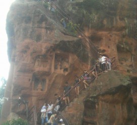 防城港乐山旅游攻略(乐山旅游攻略自由行路线推荐)