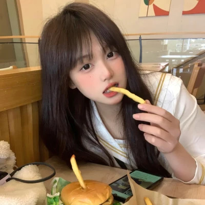 防城港伴游女生李欣怡的资料