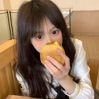 防城港伴游女生李心怡的资料