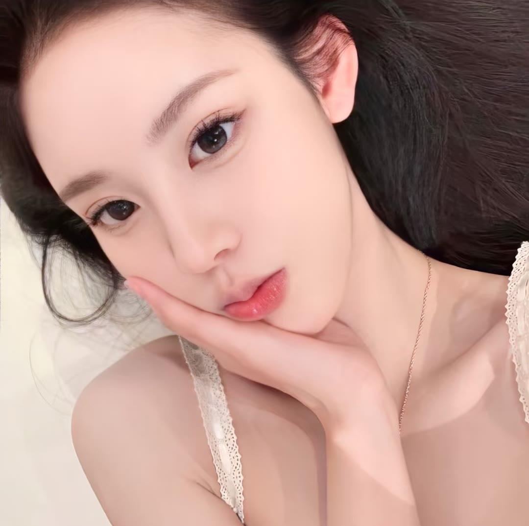 防城港伴游女生佛白易的资料