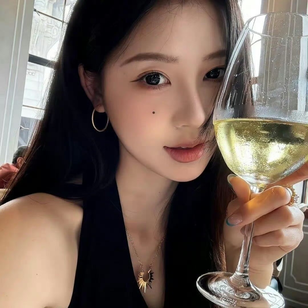 防城港伴游女生 | 张诗涵的资料