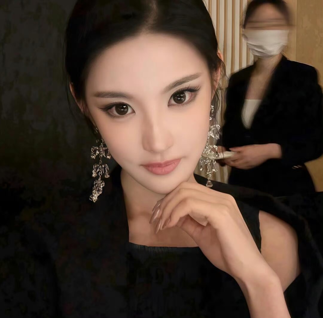 防城港伴游女生 | Isabella Chen的资料