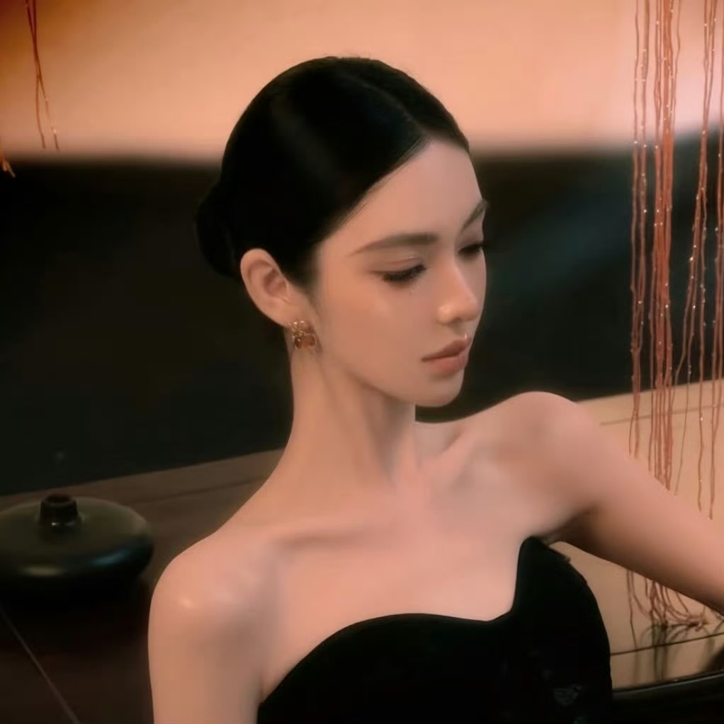 防城港伴游女生 | Emily的资料